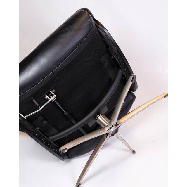 Swivel Lounge Chair in Black Leather & Aluminum, 1970s For Sale - Image 6 of 7