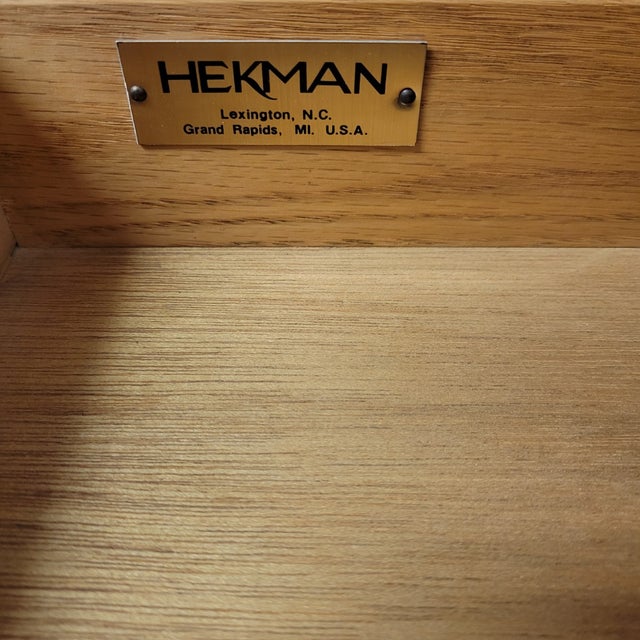Hekman Oyster Burl Console Table With Queen Anne Legs, Burl Walnut Hall Table For Sale - Image 9 of 10