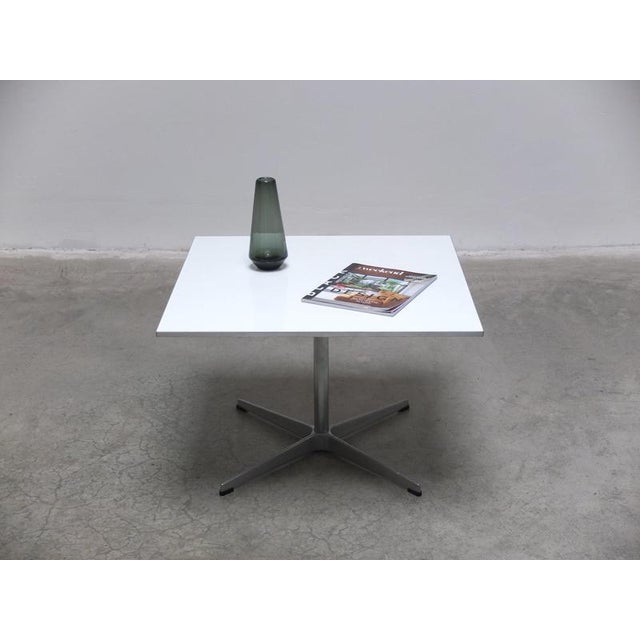 Arne Jacobsen Square Coffee Table by Arne Jacobsen for Fritz Hansen, 1978 For Sale - Image 4 of 11