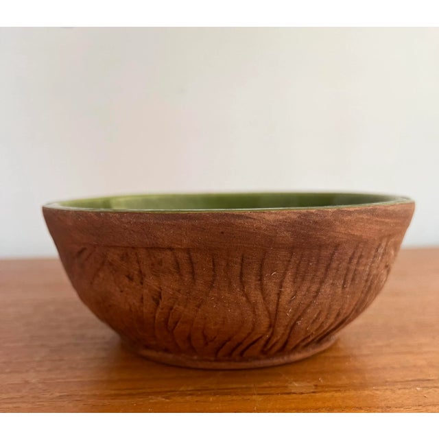 Mid-Century Modern Colorful Vintage Art Pottery Bowl Flower Motif For Sale - Image 3 of 7