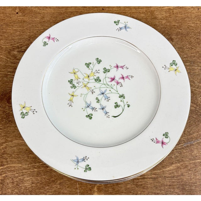 White 26-Piece 1940’s Theodore Haviland New York "Festival" Porcelain Dinnerware Set For Sale - Image 8 of 16