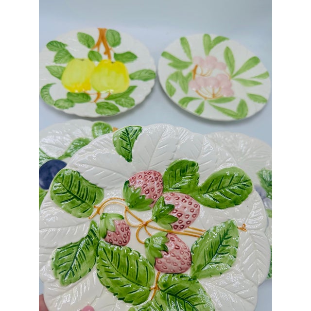 Italian Vintage Set of Decorative Plates in Complimenting Floral Designs For Sale - Image 3 of 7