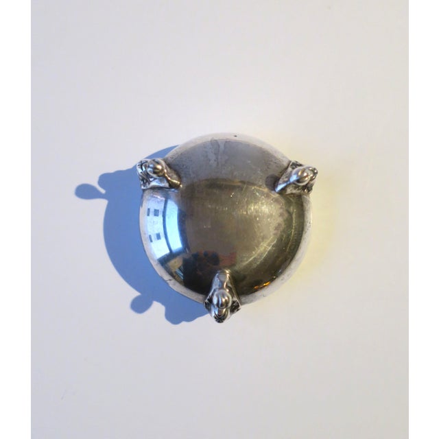 Early 20th Century Sterling Silver Salt Cellar and Spoon For Sale In New York - Image 6 of 7