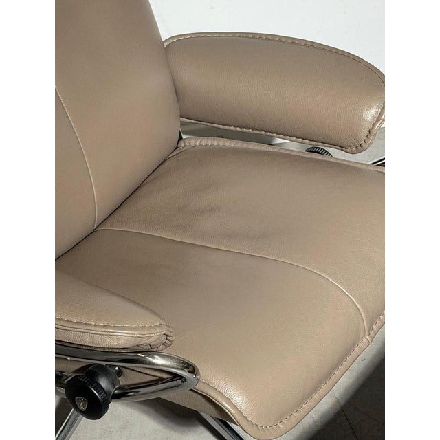 Set of City High-Back Recliner with Ottoman from Stressless For Sale - Image 4 of 10