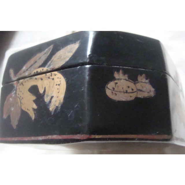 1970s 1970s Vintage Octagonal Bird and Pomegranate Chinese Lidded Black Box For Sale - Image 5 of 11