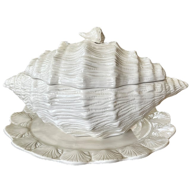Ceramic Vintage White Ceramic Conch Shell Soup Tureen With Underplate & Ladle - Set of 3 For Sale - Image 7 of 12