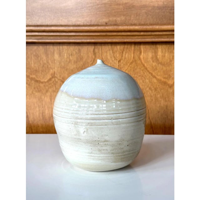 Ceramic Moon Pot with Rattle by Toshiko Takaezu For Sale In Atlanta - Image 6 of 12