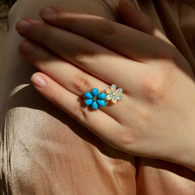 Contemporary Kai Flora Blossom Turquoise and Opal Cocktail Ring in 14k Yellow Gold Ring, size 9.5 For Sale - Image 3 of 5