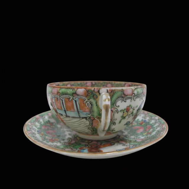 Early 20th Century Chinese Export Famille Rose Medallion Porcelain Tea Cup & Saucer Set of 4 For Sale - Image 5 of 18