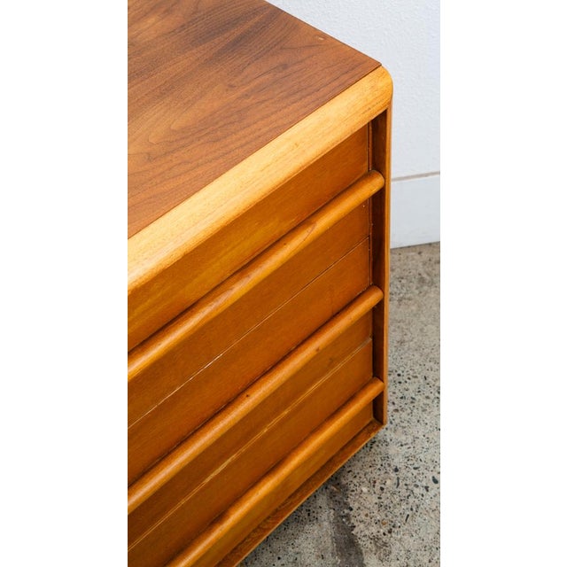 1960s Mid Century Modern Dresser Credenza Widdicomb T.H. Robsjohn Gibbins 6 Drawer For Sale - Image 11 of 12