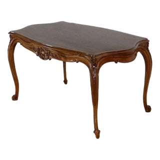 Early 20th Century Solid Walnut Living Room Table in the Style of Louis XV For Sale