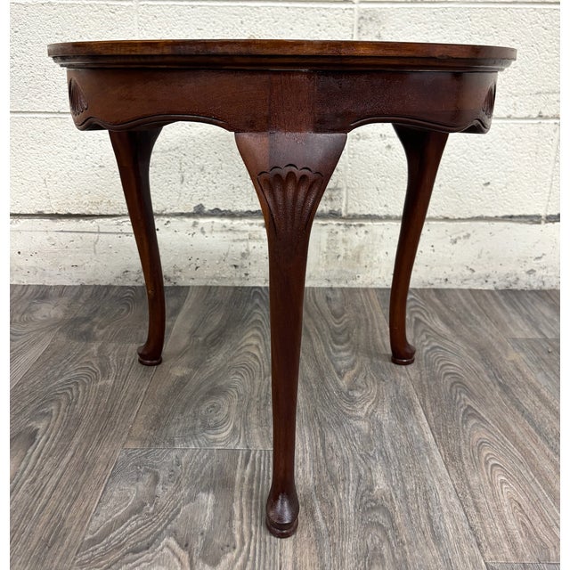 Queen Anne Vintage Queen Anne Traditional Style Pie Crust Side Table Accent Table For Sale - Image 3 of 13