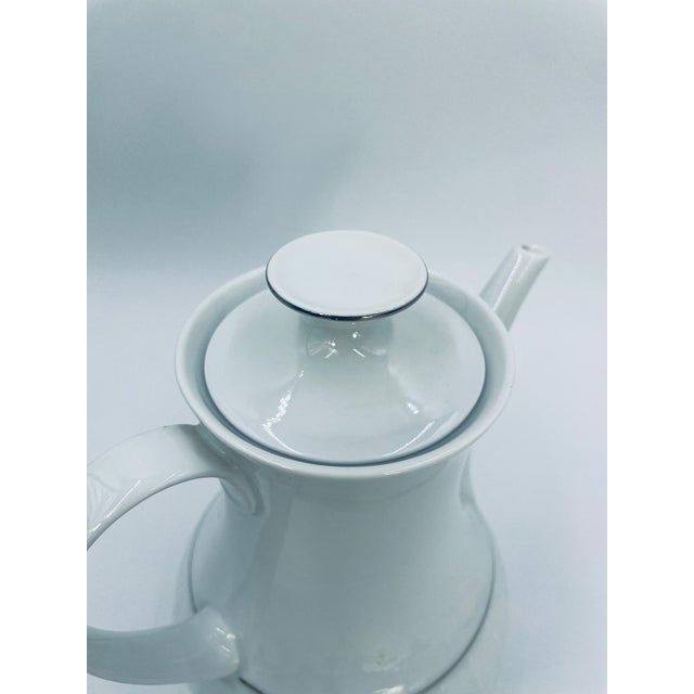 Porcelain Lanzette Teapot by Tapio Wirkkala for Thomas, 1965 For Sale - Image 6 of 12