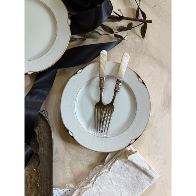 Hollywood Regency 1980s Oscar De La Renta Black and White 7.5” Plates in Aegean Pattern - Set of 4 For Sale - Image 3 of 12