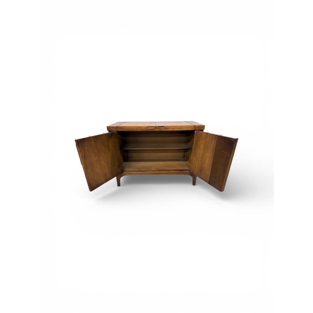 Mid-Century Modern Kent Coffey Perspecta Walnut Flip-Top Server For Sale In Philadelphia - Image 6 of 7