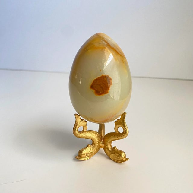 Vintage Petite Banded Onyx Agate Egg Brass Dolphin Stand For Sale - Image 4 of 11