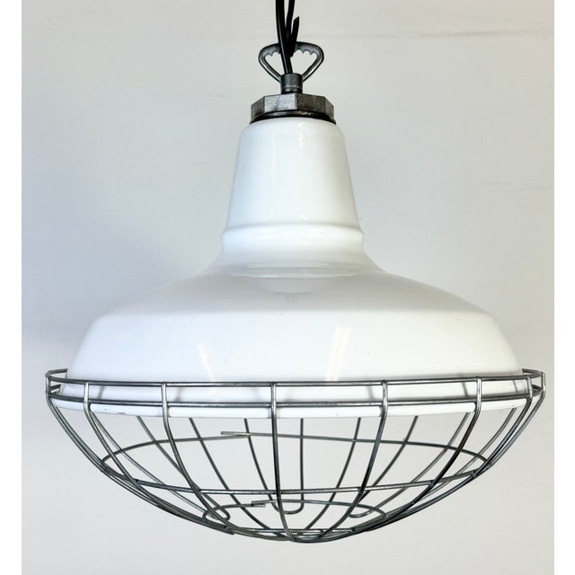 Metal Industrial White Enamel Factory Pendant Lamp from Benjamin, USA, 1960s For Sale - Image 7 of 16