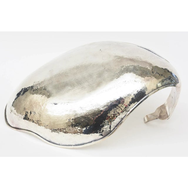 Silver Vintage Hand Hammered Silver Plate Monumental Scalloped Serving Bow With Duck Neck,1980's For Sale - Image 8 of 11