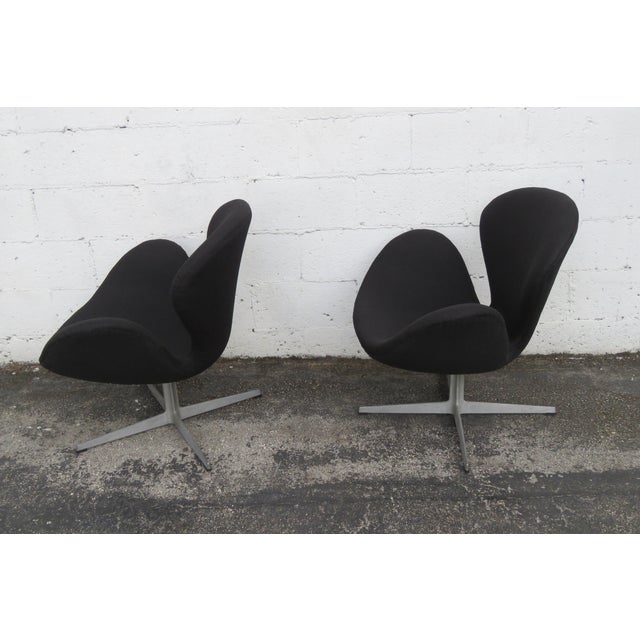 Fritz Hansen Denmark Danish Modern Mid Century Black Swan Chairs a Pair 5379 For Sale - Image 12 of 15