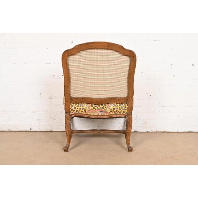 Baker Furniture Style French Provincial Louis XV Carved Walnut Slipper Chair or Lounge Chair, Circa 1960s For Sale - Image 9 of 10