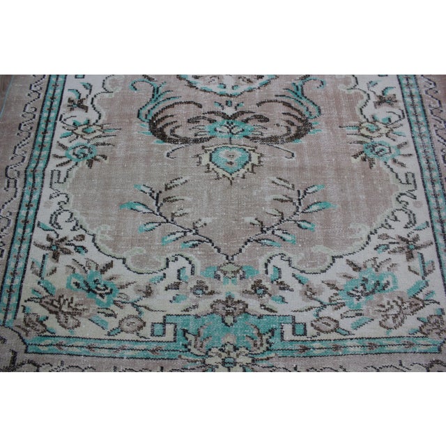 1950s Asian Vintage Floral Desing Natural Wool Oushak Area Rug For Sale In Sacramento - Image 6 of 13