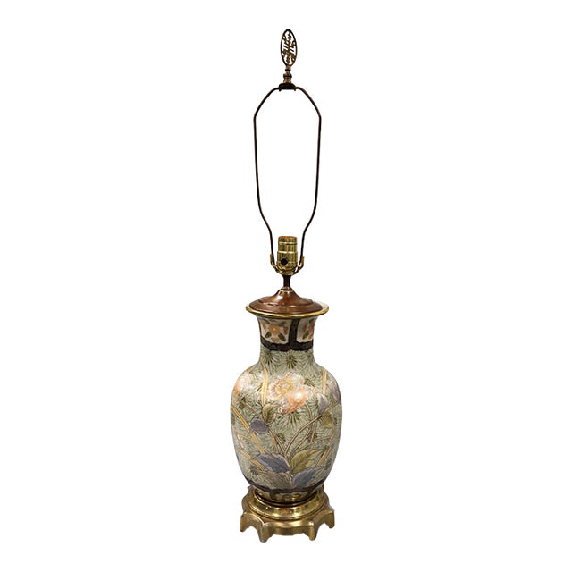 Vintage Chinoiserie Hand-Painted Floral Porcelain Table Lamp With Original Finial & Brass Base For Sale