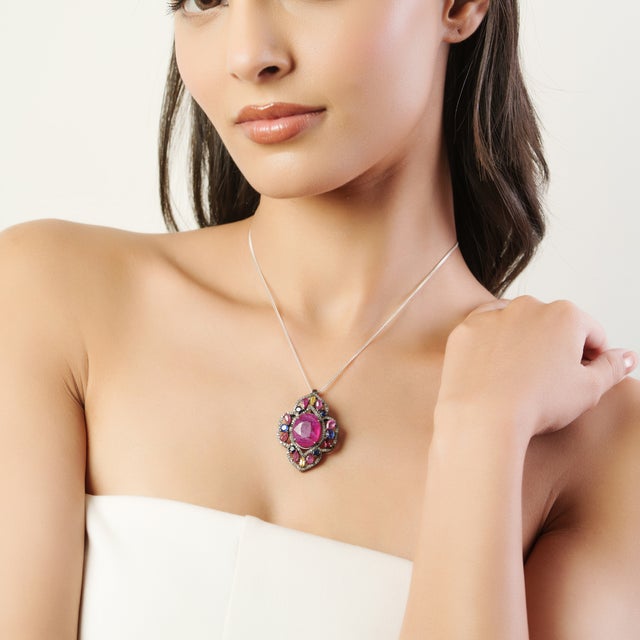 Art Deco Modern-Style Solid Silver Shield Motif Ruby Pendant With Diamond for Valentines For Sale - Image 3 of 11