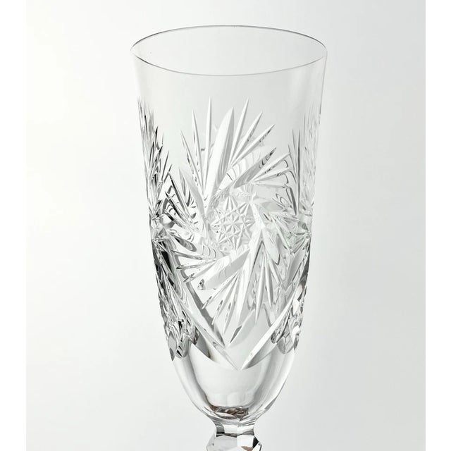 1950s 1950s Vintage Swirl Star & Fan Cut 4 Crystal Fluted Champagne Glasses For Sale - Image 5 of 7