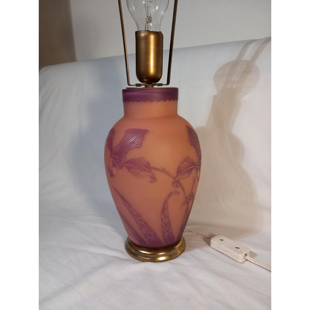 French Table Lamp with Etched Glass For Sale - Image 4 of 17