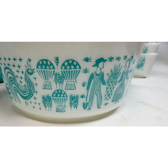 Vintage Pyrex Turquoise "Amish Butterprint" Cinderella Nesting Bowls & Fridgies - 7 pcs For Sale - Image 12 of 12