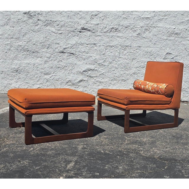 This is an all original Mid Century slipper style lounge chair and ottoman in the style of Jens Risom. The super clean...