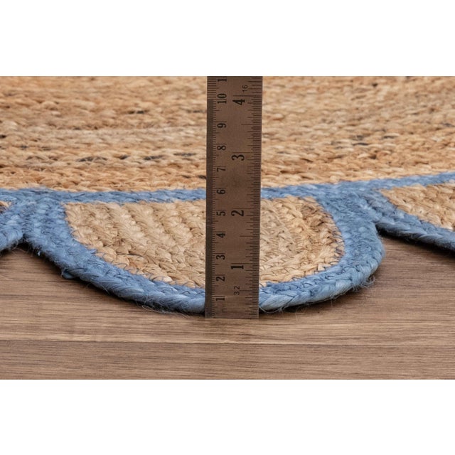 Royal Blue French Blue Round Jute Scallop Rug - 6'x6' For Sale - Image 8 of 9