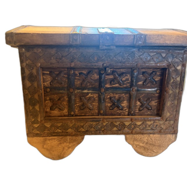 Small Vintage Carved Indian Wooden Chest, 1940s For Sale - Image 4 of 5