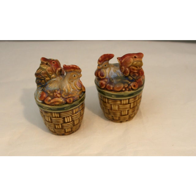 Ceramic Vintage Ceramic Nesting Hens Chickens Salt & Pepper Shakers For Sale - Image 7 of 9
