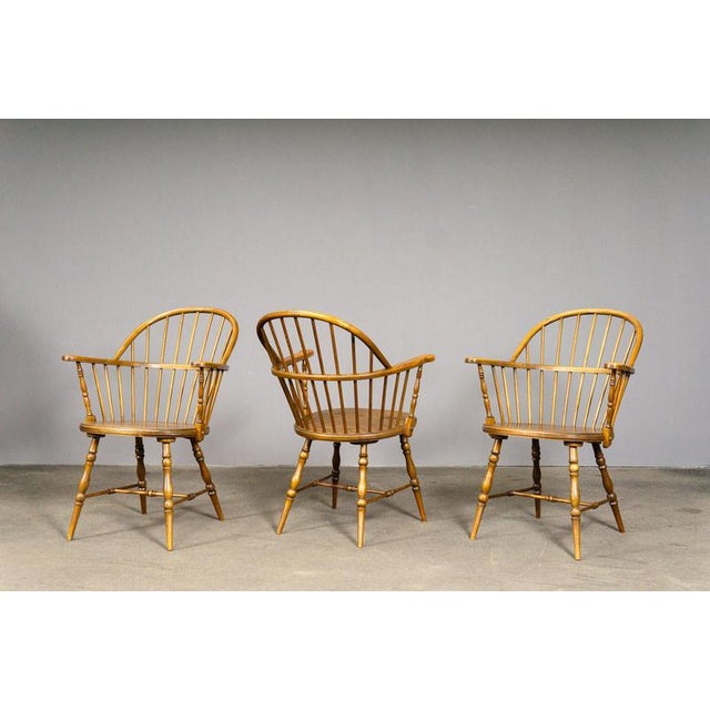 Item: Set of 3 armchairs Period & Style: English Style - Windsor Chairs - second half of the 20th century Features -...