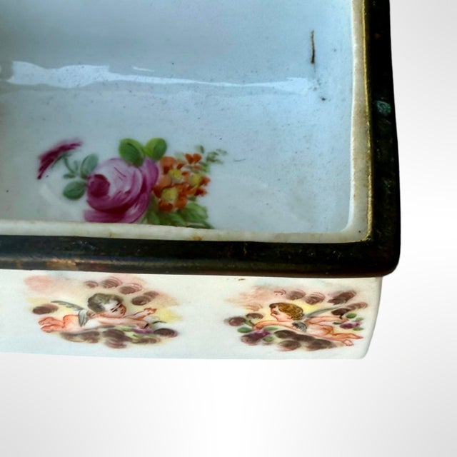 Antique Italian Capodimonte Hand-Painted Trinket Box For Sale - Image 9 of 11