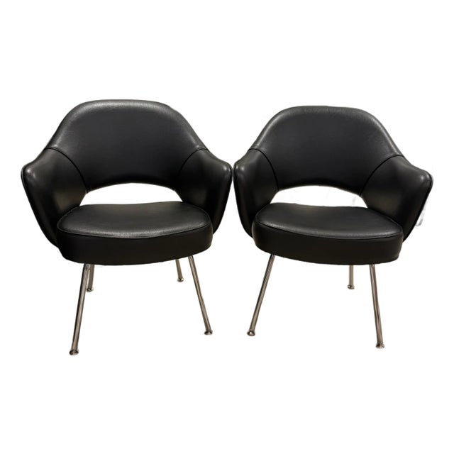 Set of 2 Eero Saarinen Leather Executive Chair For Sale