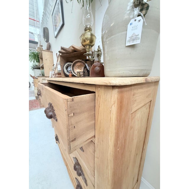 Mid 19th Century Scrubbed Pine Chest of Drawers For Sale - Image 12 of 13