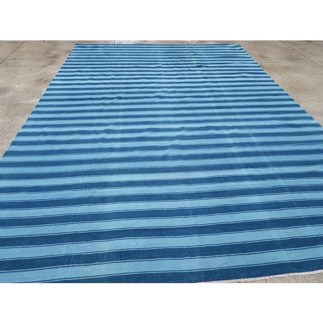 Galerie Shabab Collection Mid-20th Century Indian Flatweave Dhurrie Carpet For Sale In New York - Image 6 of 8
