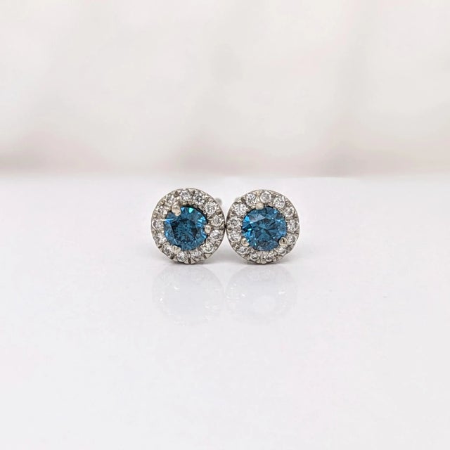 Modern Blue Diamond Earrings with Natural Diamonds in Solid 14K White Gold Round 3.5mm, a Pair For Sale - Image 3 of 7