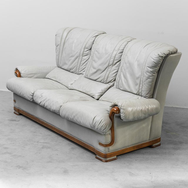 Brown Vintage Three-Seater Sofa in Leather and Wood, 1950s For Sale - Image 8 of 14
