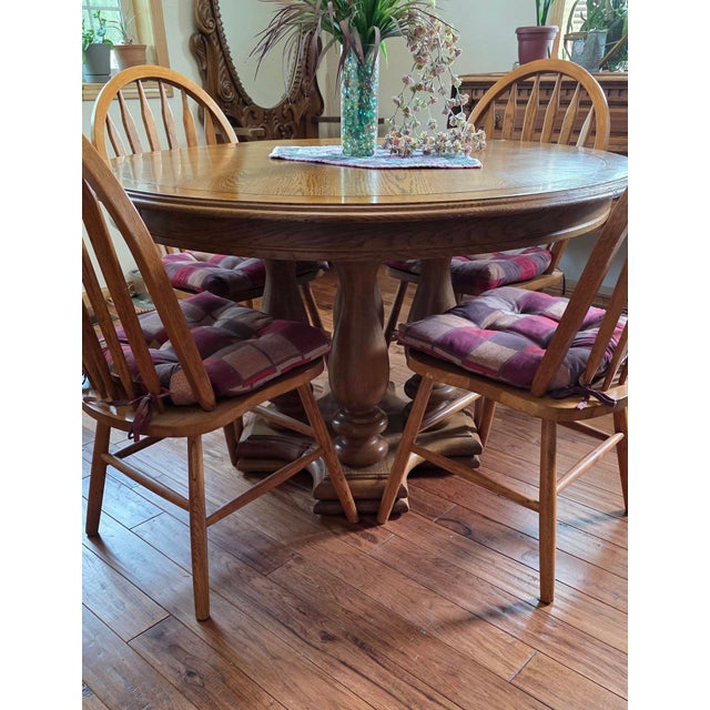 Up for sale is a beautiful, authentic vintage solid oak dining set manufactured by Thomasville (Factory Serial No. 394 742...