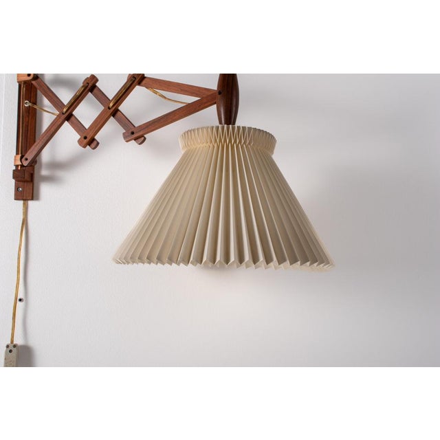 Vintage Scissor Wall Lamp with Adjustable Wooden Arm, 1970s For Sale - Image 4 of 11