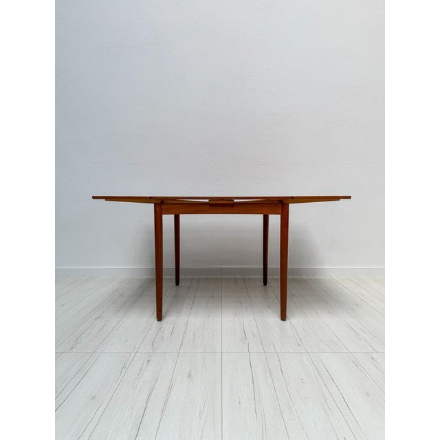 Poul Hundevad Mid-Century Danish Teak Extendable Dining Table by Poul Hundvad for Hundevad & Co., 1960s For Sale - Image 4 of 9