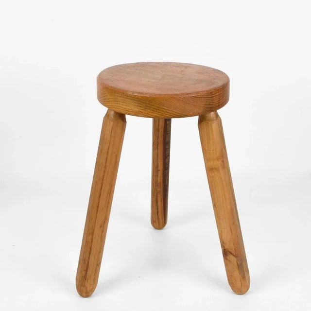 Mid-Century French Modern Wooden Tripod Stool in the style of Charlotte Perriand, 1950s For Sale - Image 4 of 18