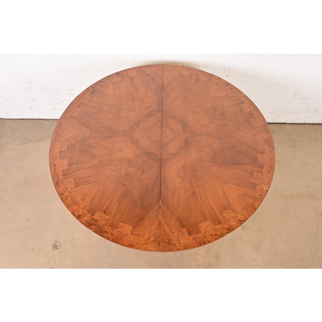 1960s Mastercraft Italian Neoclassical Walnut and Burl Wood Parcel Gilt Pedestal Extension Dining Table For Sale - Image 5 of 15