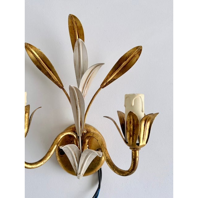 Metal Italian Gilt and White Tôle 2-Light Wall Sconce attributed to Masca, 1970s For Sale - Image 7 of 12