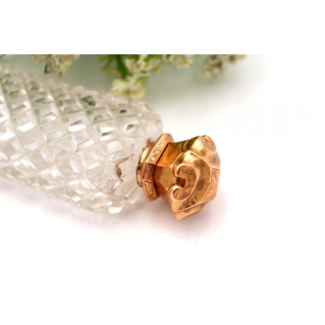 Perfume Bottle in Glass and 15k Gold For Sale - Image 4 of 6