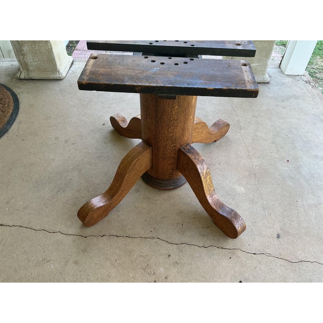 1940s Banta Quarter Sawn Oak Round Dining Table For Sale - Image 11 of 14