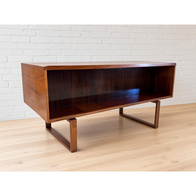 Mid-Century Danish Rosewood Desk by Torben Valeur and Henning Jensen for Dyrlund, 1960s For Sale - Image 13 of 14